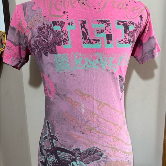 Women’s size M graphic tee shirt. - Picture 2 of 13